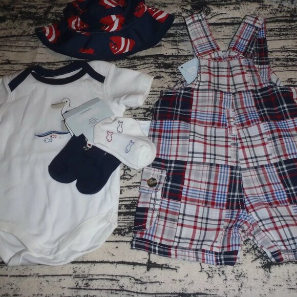 Gymboree Pelican Catch 0-3 Month Overalls Socks Bodysuit Hat Outfit NWT - Picture 2 of 3